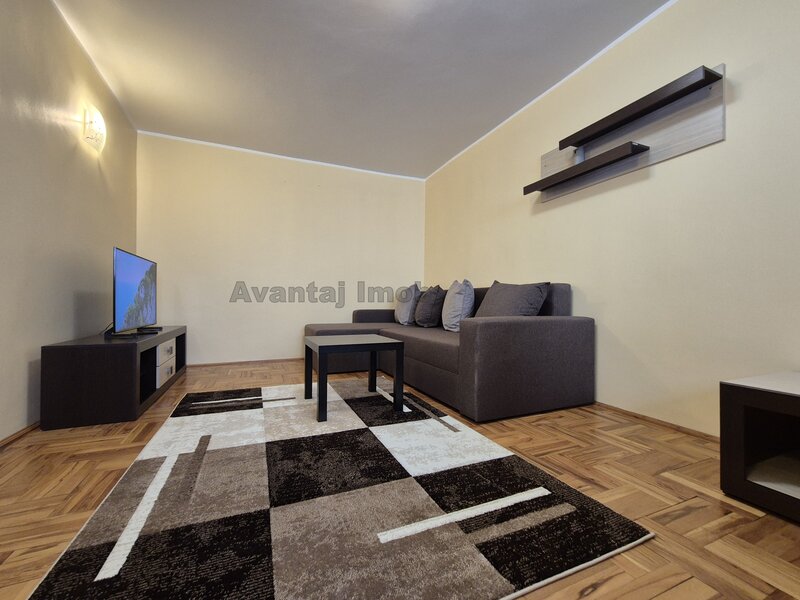 Piata Victoriei, Banu Manta