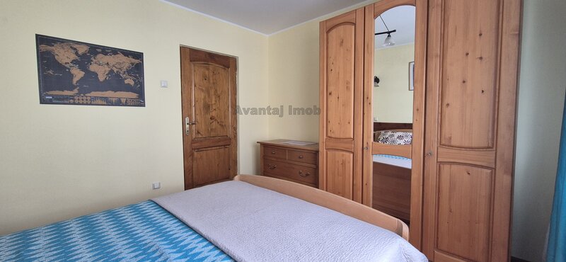 Piata Victoriei, Banu Manta