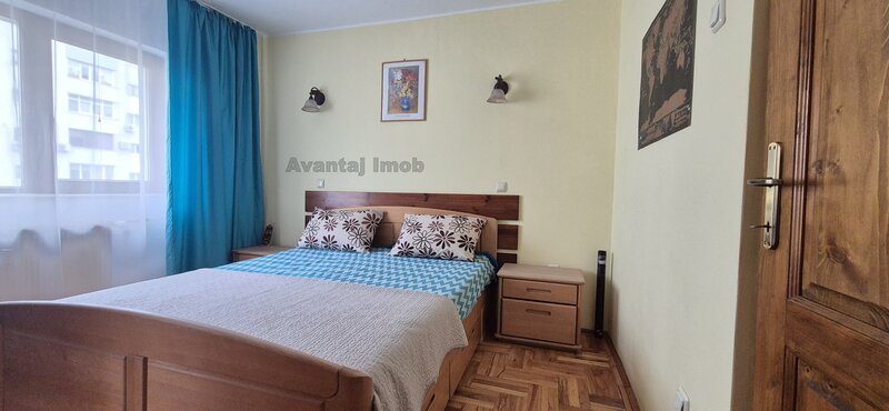 Piata Victoriei, Banu Manta